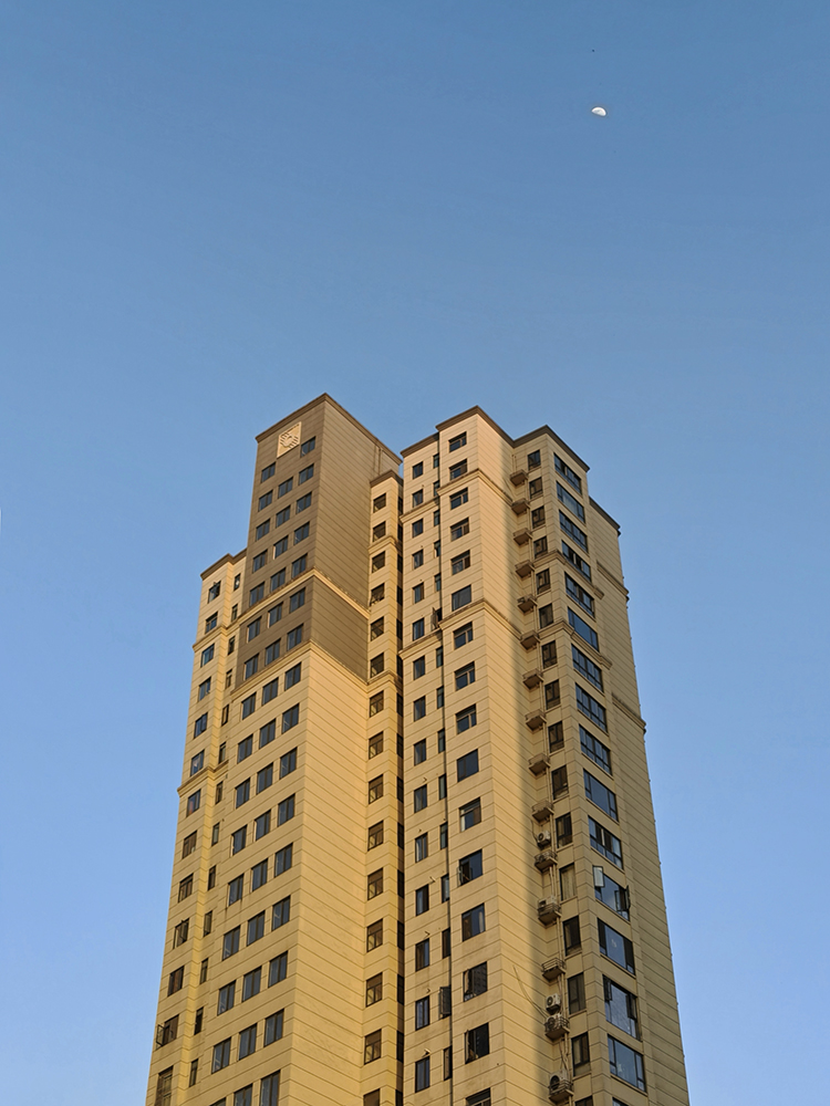 半个月亮爬上来（20260425）